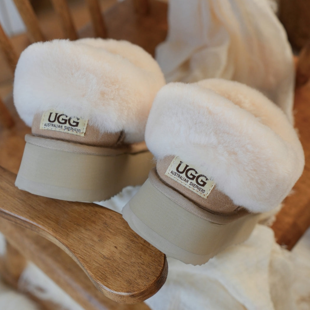 AUSTRALIAN SHEPHERD® UGG Slippers Women Sheepskin Wool Collar Ankle Platform Clarrie AS 2081