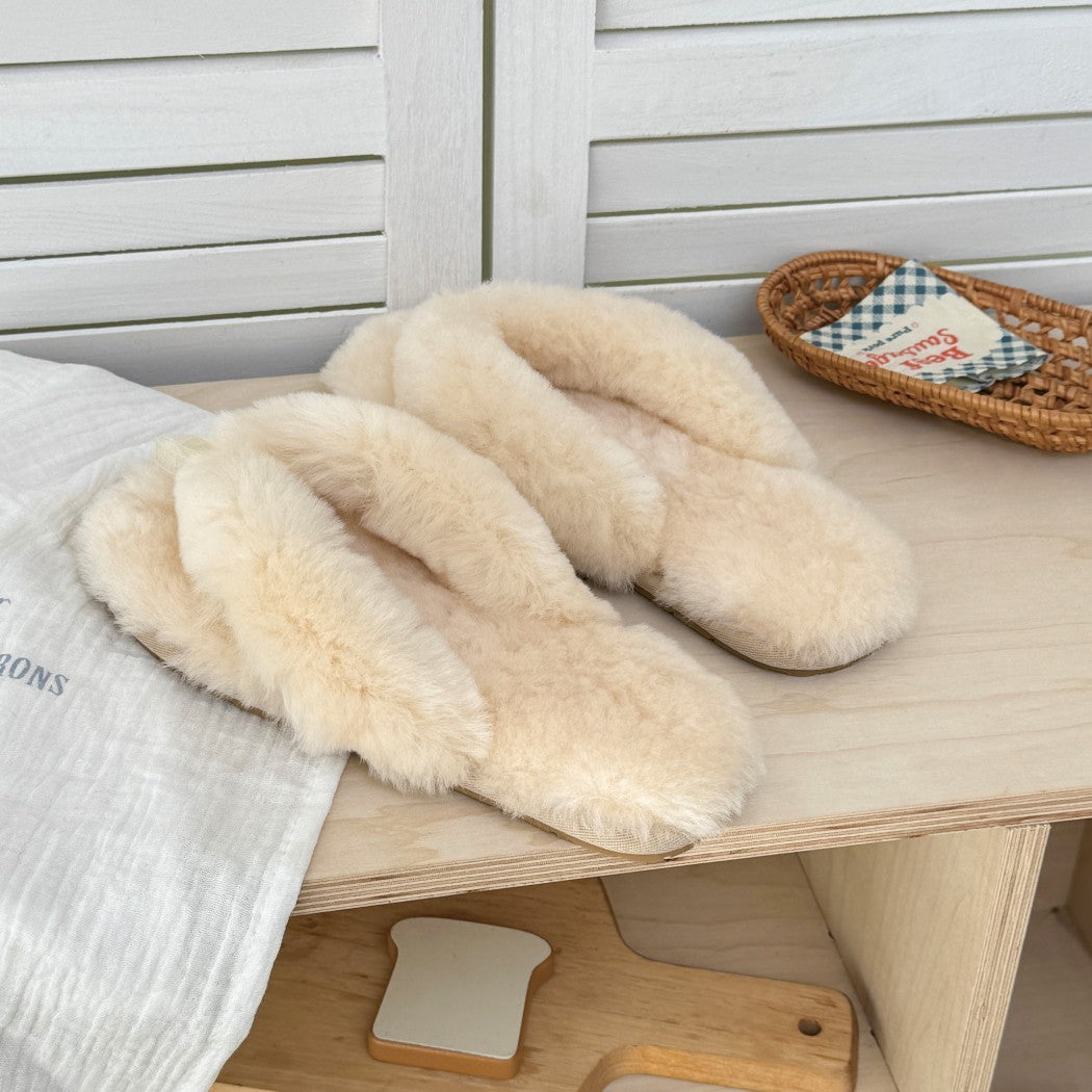 AUSTRALIAN SHEPHERD® UGG Thongs Women Fluffy Slides Farah AS 2086