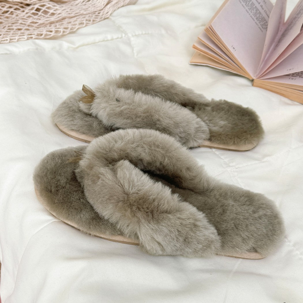 AUSTRALIAN SHEPHERD® UGG Thongs Women Fluffy Slides Farah AS 2086
