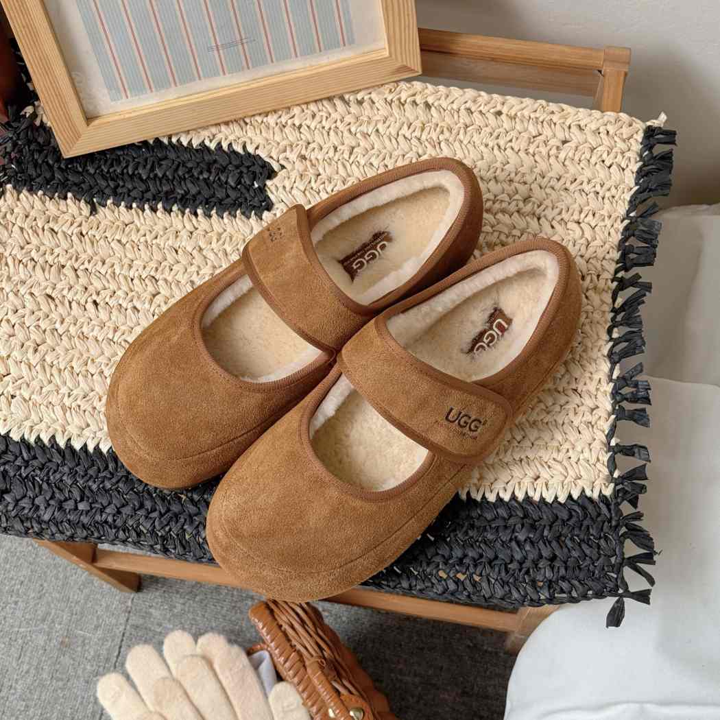 AUSTRALIAN SHEPHERD® UGG Slippers Sheepskin Wool Adjustable Strap Mary Jane Millie AS 7022