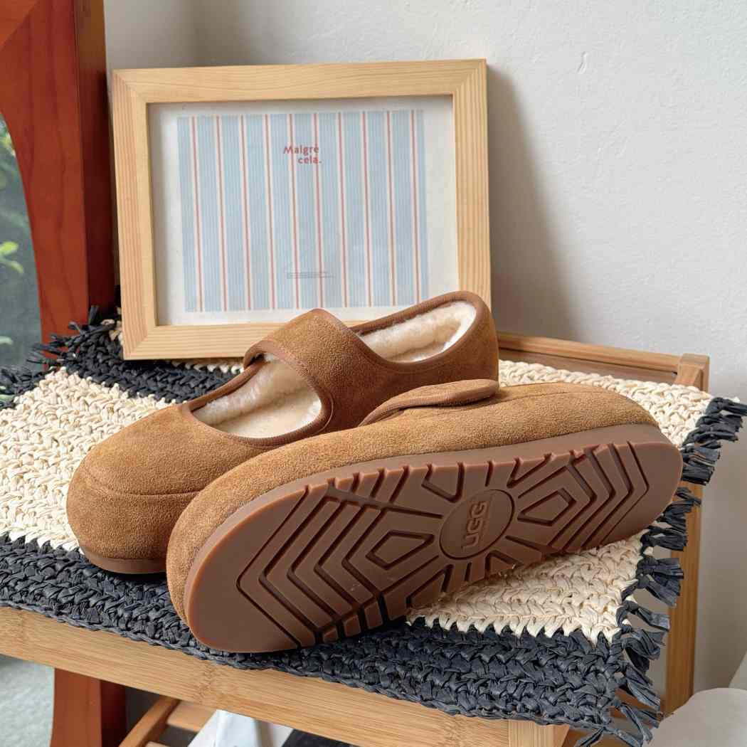 AUSTRALIAN SHEPHERD® UGG Slippers Sheepskin Wool Adjustable Strap Mary Jane Millie AS 7022