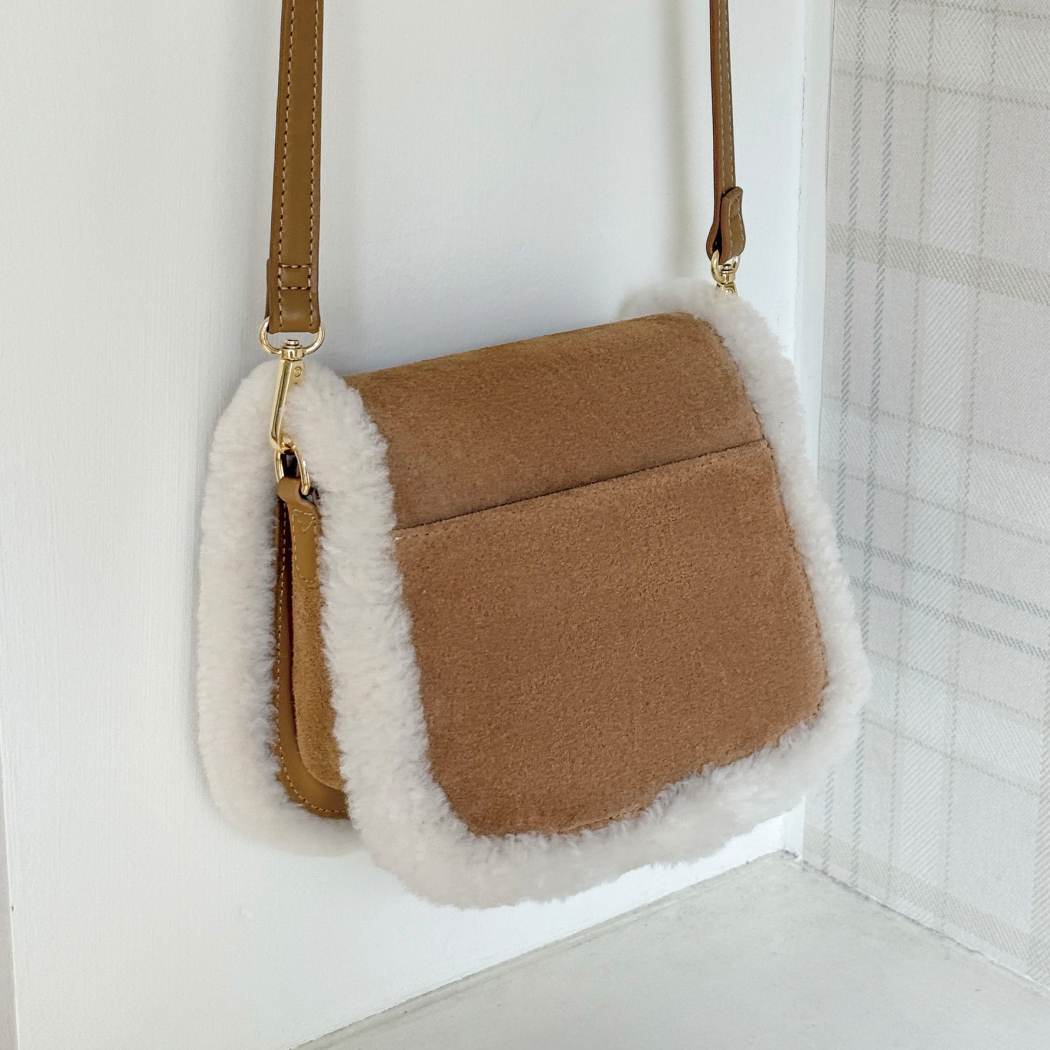 AUSTRALIAN SHEPHERD® Fluffy Wool Over Shoulder Messenger Bag ASA 025