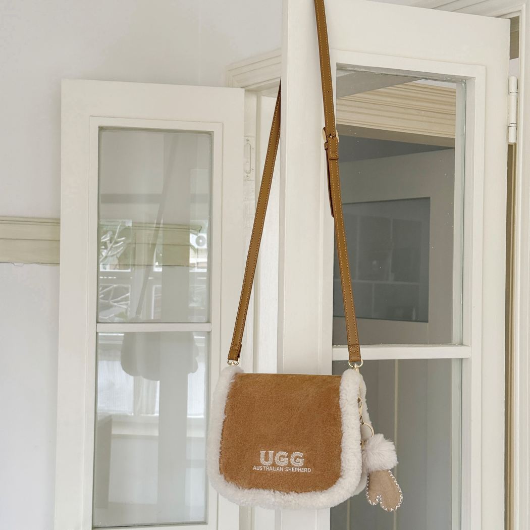 AUSTRALIAN SHEPHERD® Fluffy Wool Over Shoulder Messenger Bag ASA 025