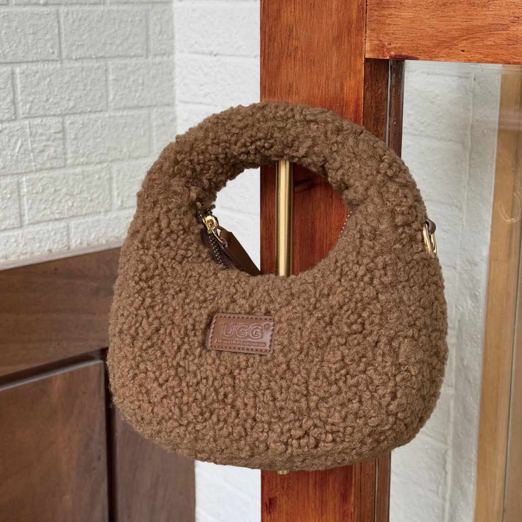 AUSTRALIAN SHEPHERD® Women Fluffy Wool Shoulder Claro Tote Bag ASA 028