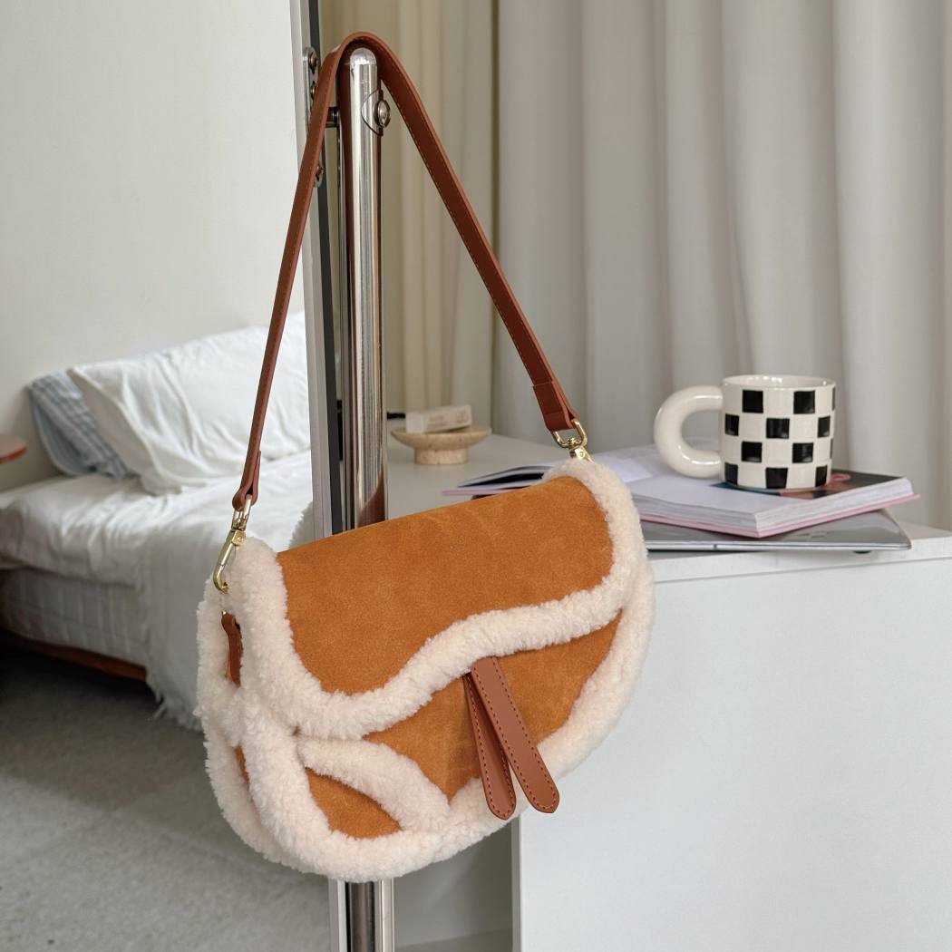 AUSTRALIAN SHEPHERD® Fluffy Wool Saddle Shoulder Bag ASA 029