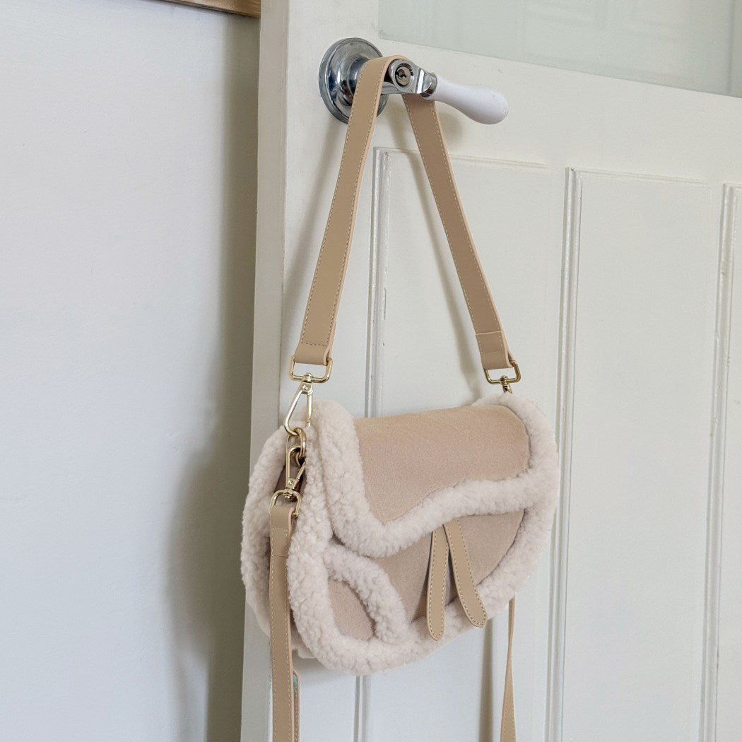 AUSTRALIAN SHEPHERD® Fluffy Wool Saddle Shoulder Bag ASA 029