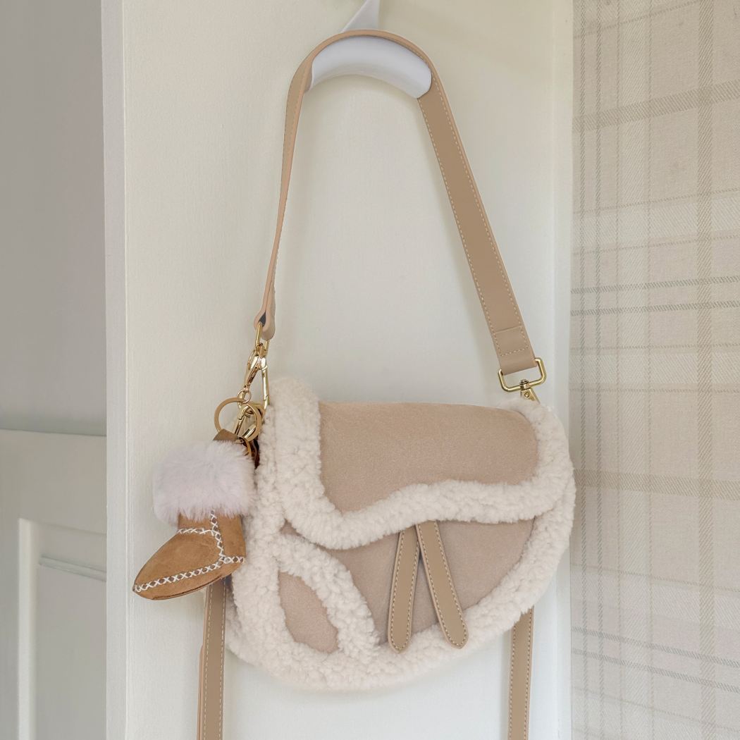 AUSTRALIAN SHEPHERD® Fluffy Wool Saddle Shoulder Bag ASA 029
