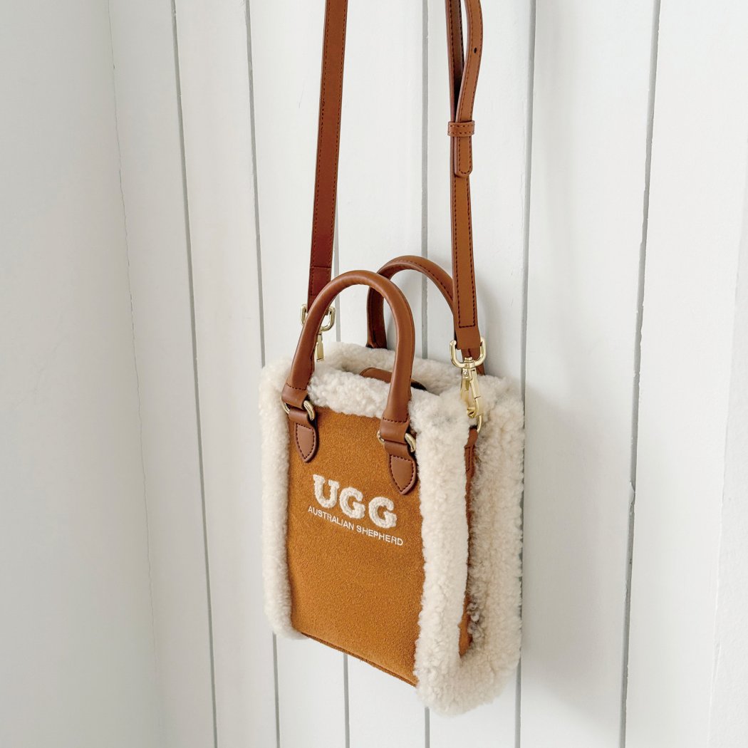 AUSTRALIAN SHEPHERD® Charlie Fluffy Wool Shoulder Bag ASA 030