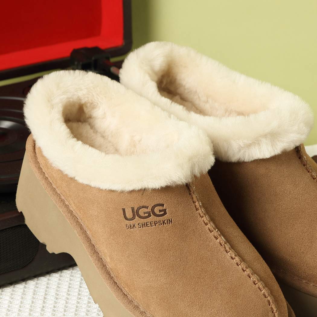DK UGG Cozy Clogs 146