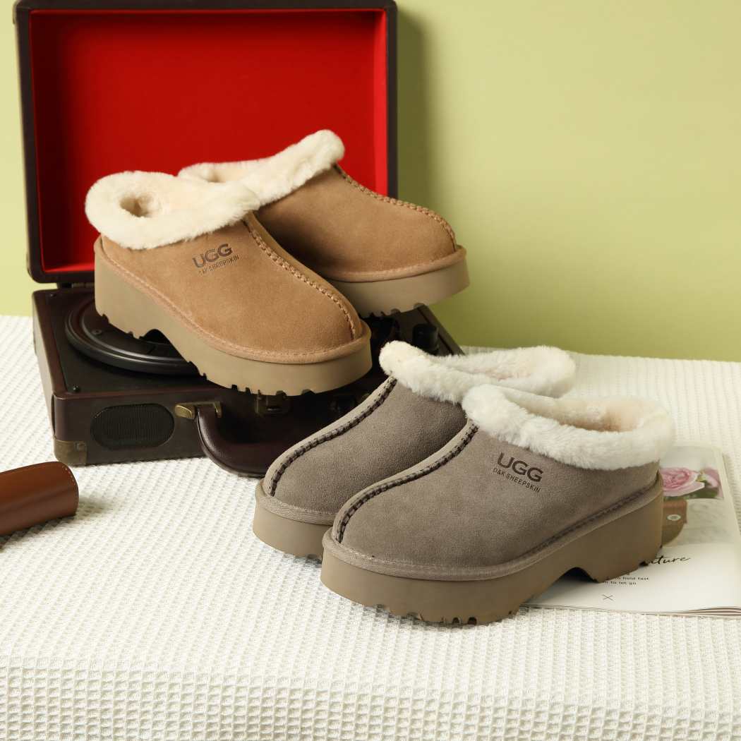 DK UGG Cozy Clogs 146