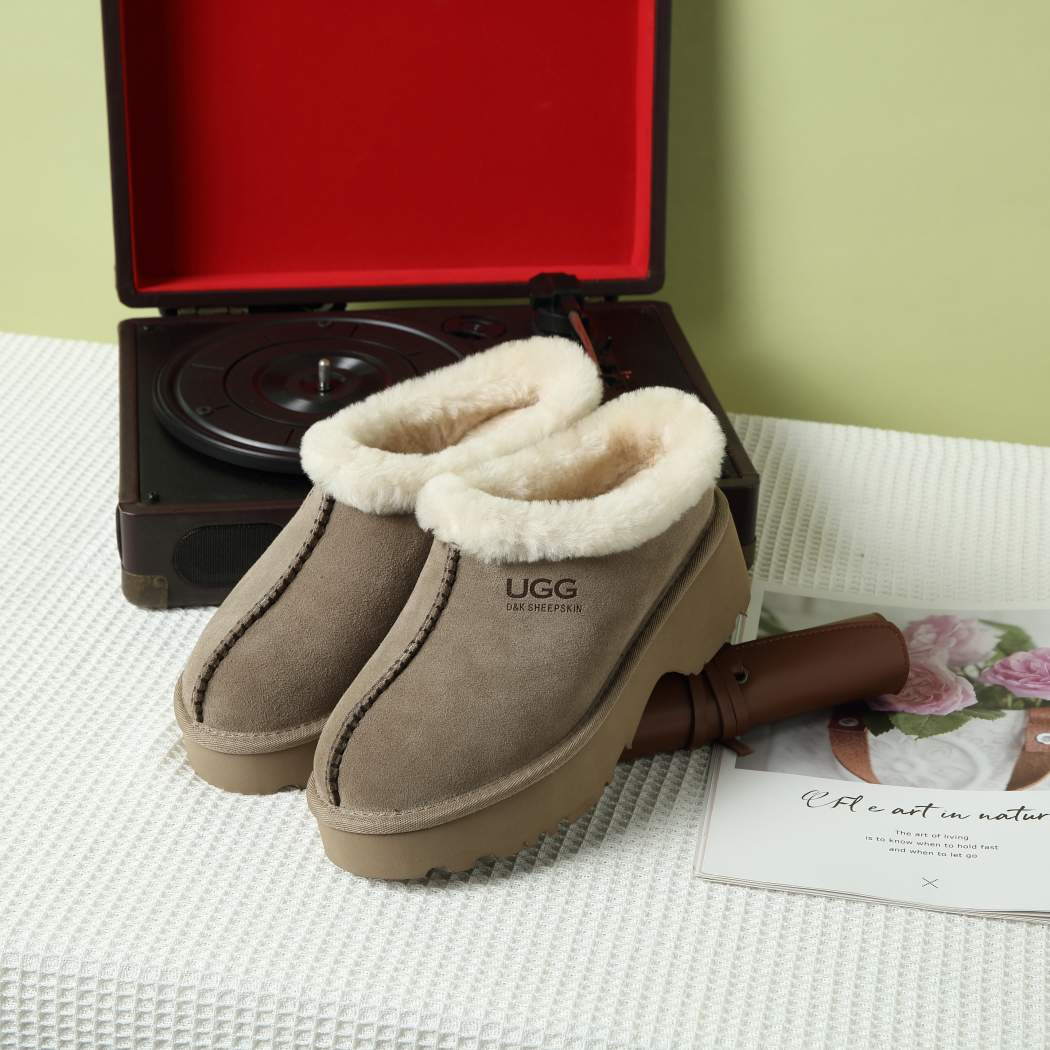 DK UGG Cozy Clogs 146