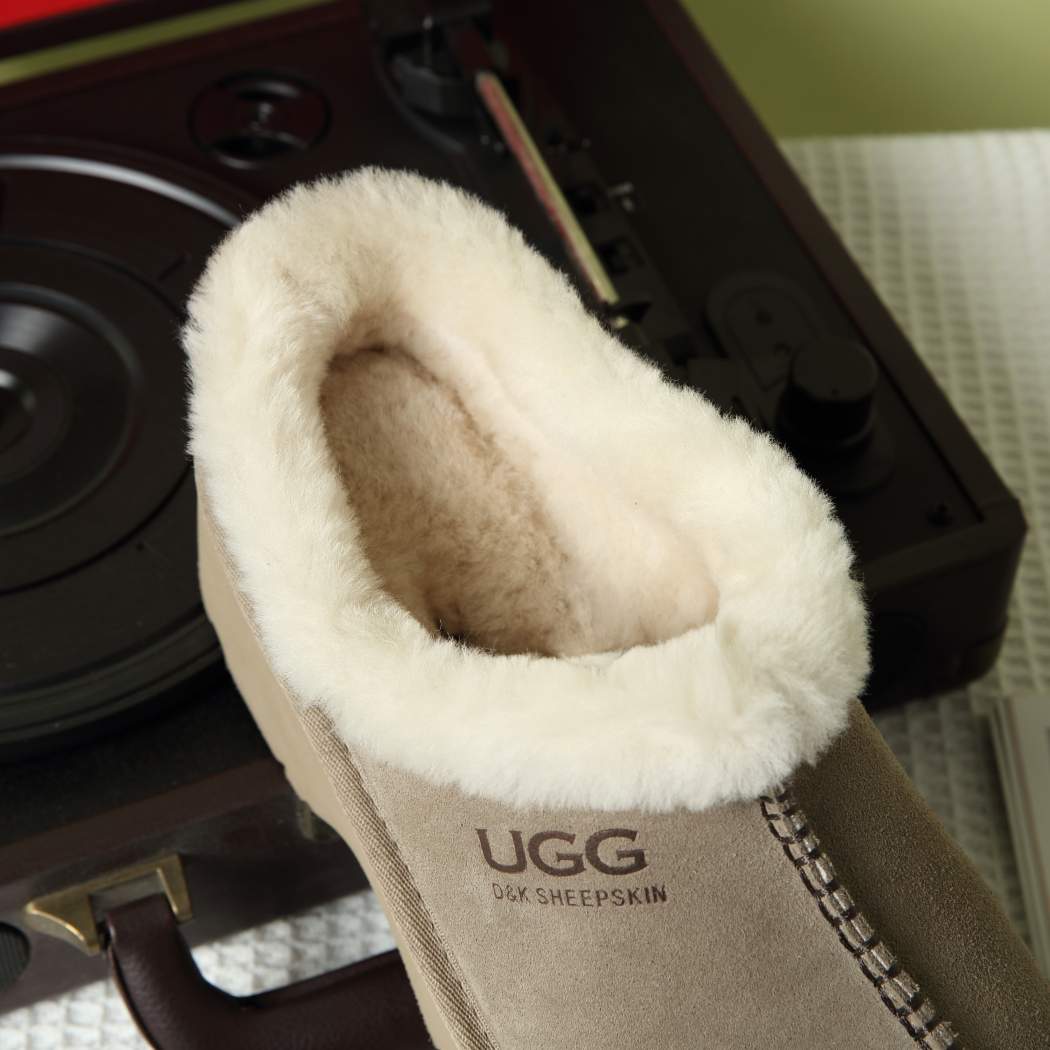 DK UGG Cozy Clogs 146