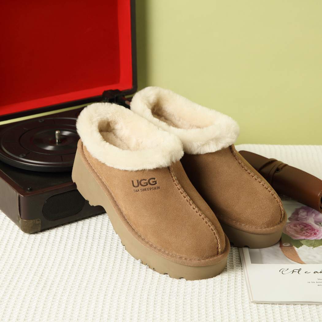 DK UGG Cozy Clogs 146