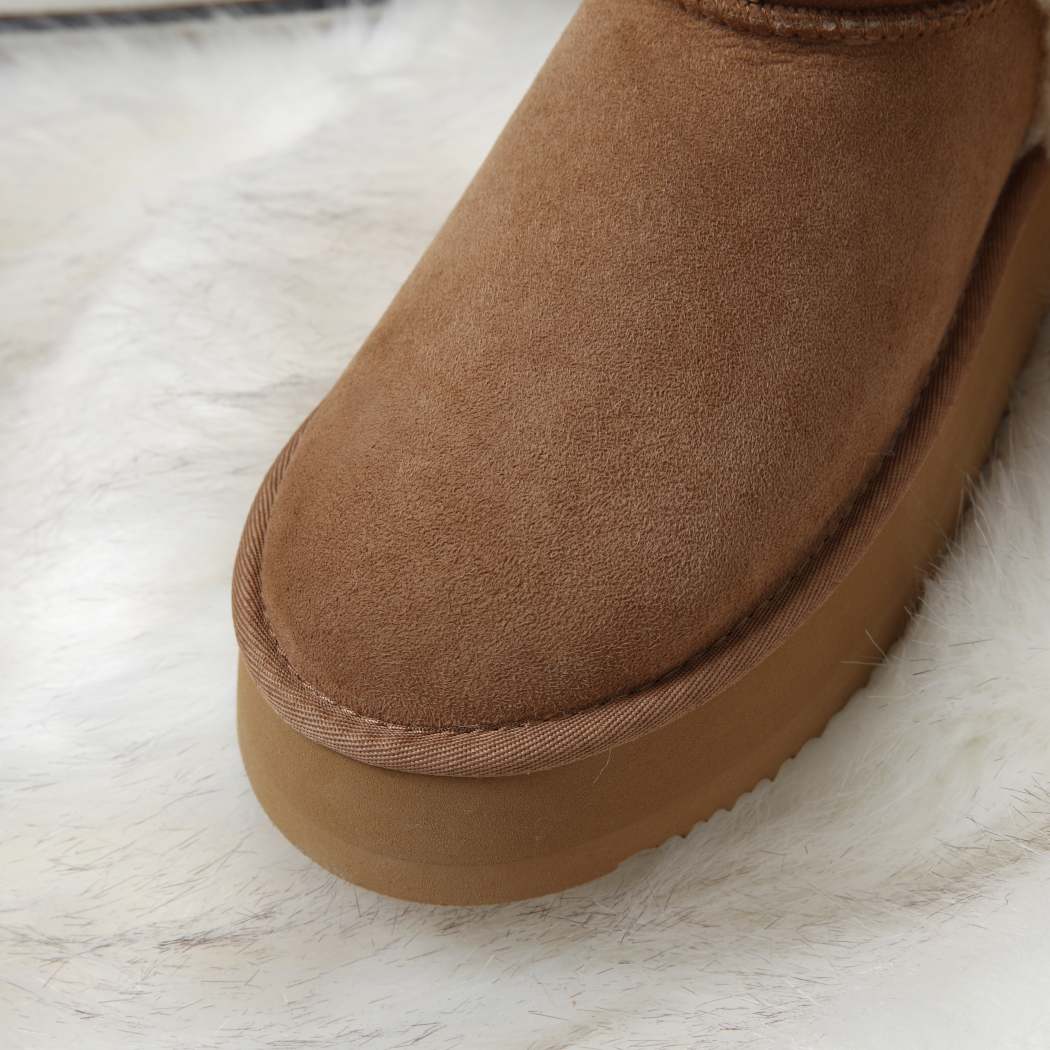 DK UGG Platform Shearling Boot 154