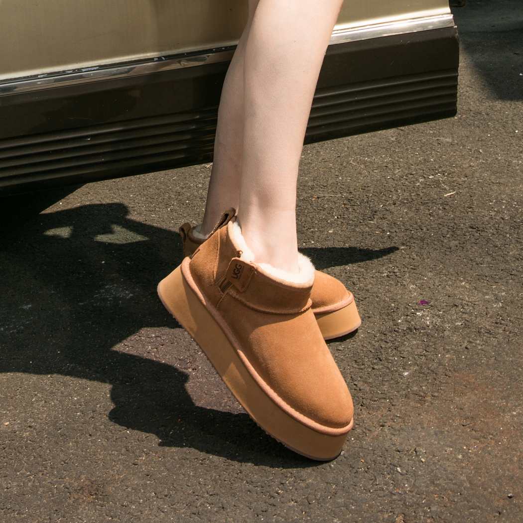 DK UGG Ultra Mini Platform Zip Boots 157