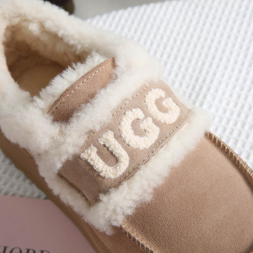 DK UGG Erin Platform Loafer 159