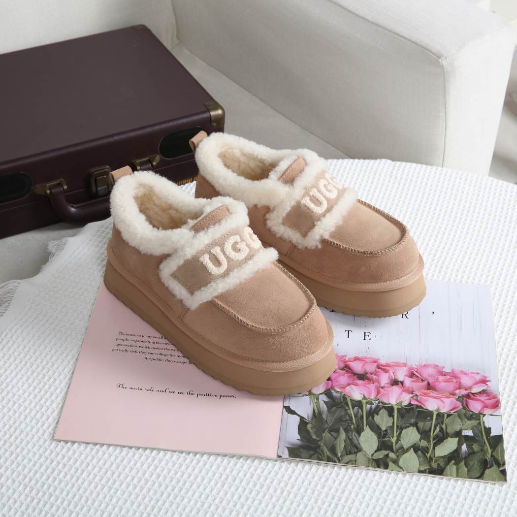 DK UGG Erin Platform Loafer 159