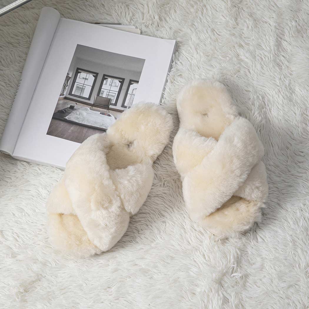 EVERAU® UGG Women Crossover Fluffy Slides Leanna EA 2047