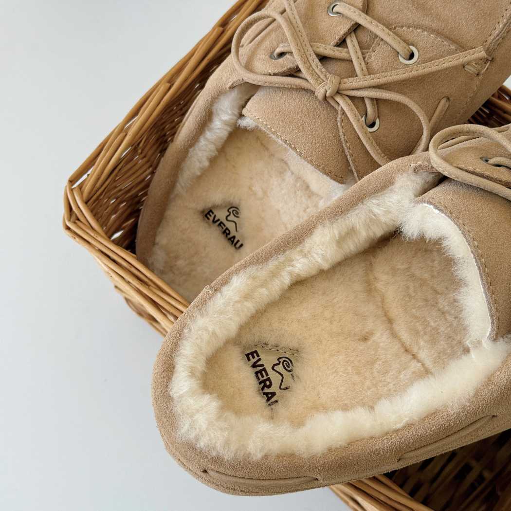 Sheepskin wool footbed detail of Churna cow suede clog slippers EA 7092 in Sand