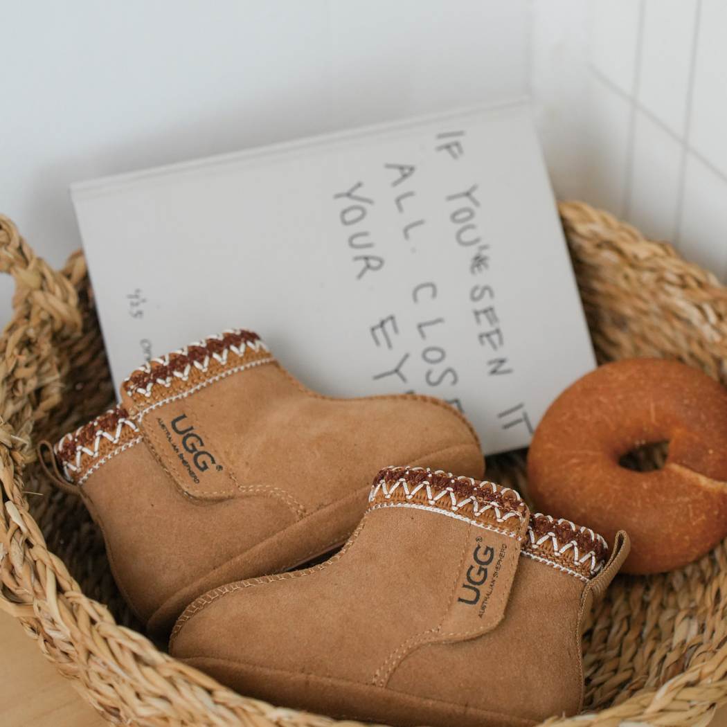 AUSTRALIAN SHEPHERD® Kids UGG Boots Barney Gift Set AS 3087K