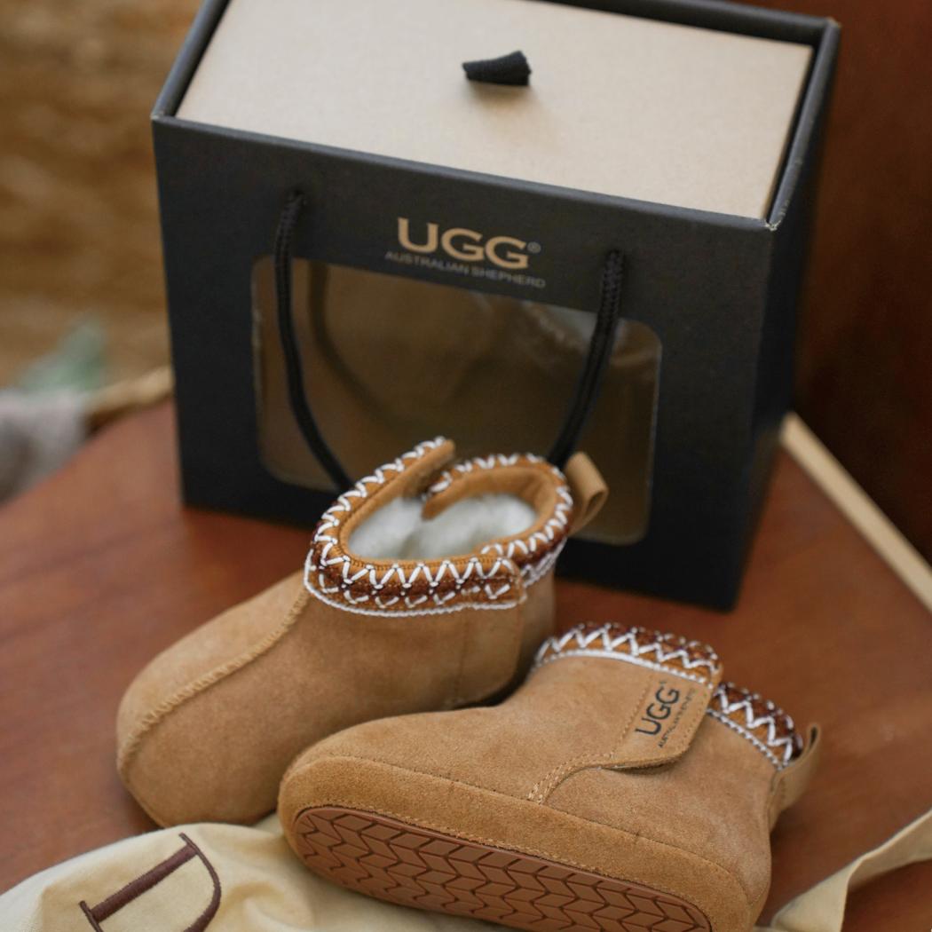 AUSTRALIAN SHEPHERD® Kids UGG Boots Barney Gift Set AS 3087K