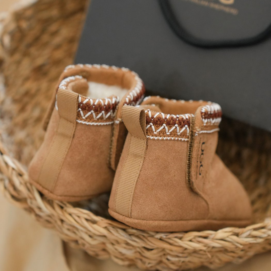 AUSTRALIAN SHEPHERD® Kids UGG Boots Barney Gift Set AS 3087K