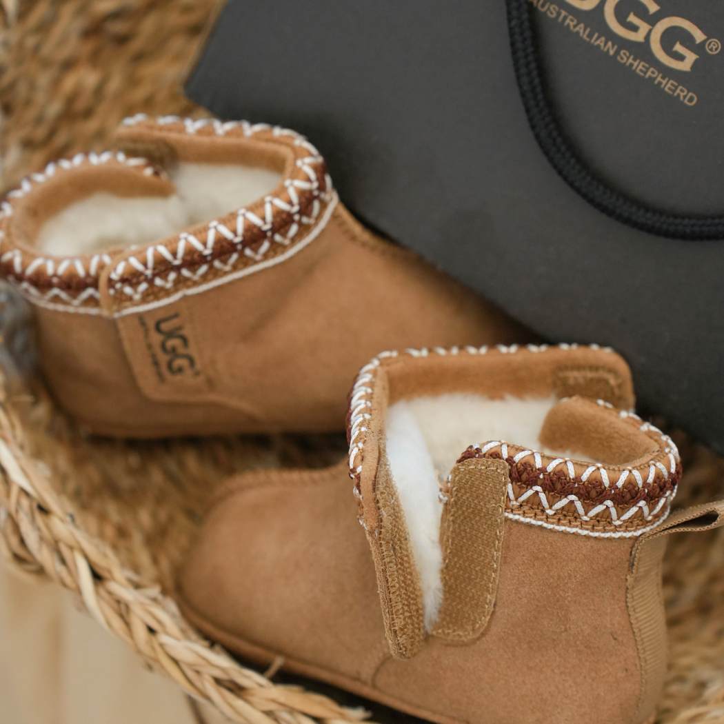 AUSTRALIAN SHEPHERD® Kids UGG Boots Barney Gift Set AS 3087K