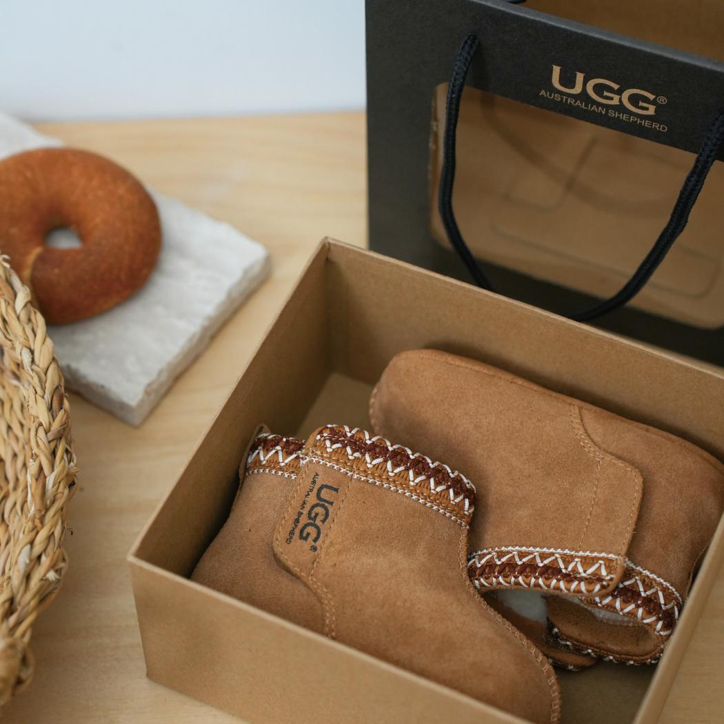 AUSTRALIAN SHEPHERD® Kids UGG Boots Barney Gift Set AS 3087K