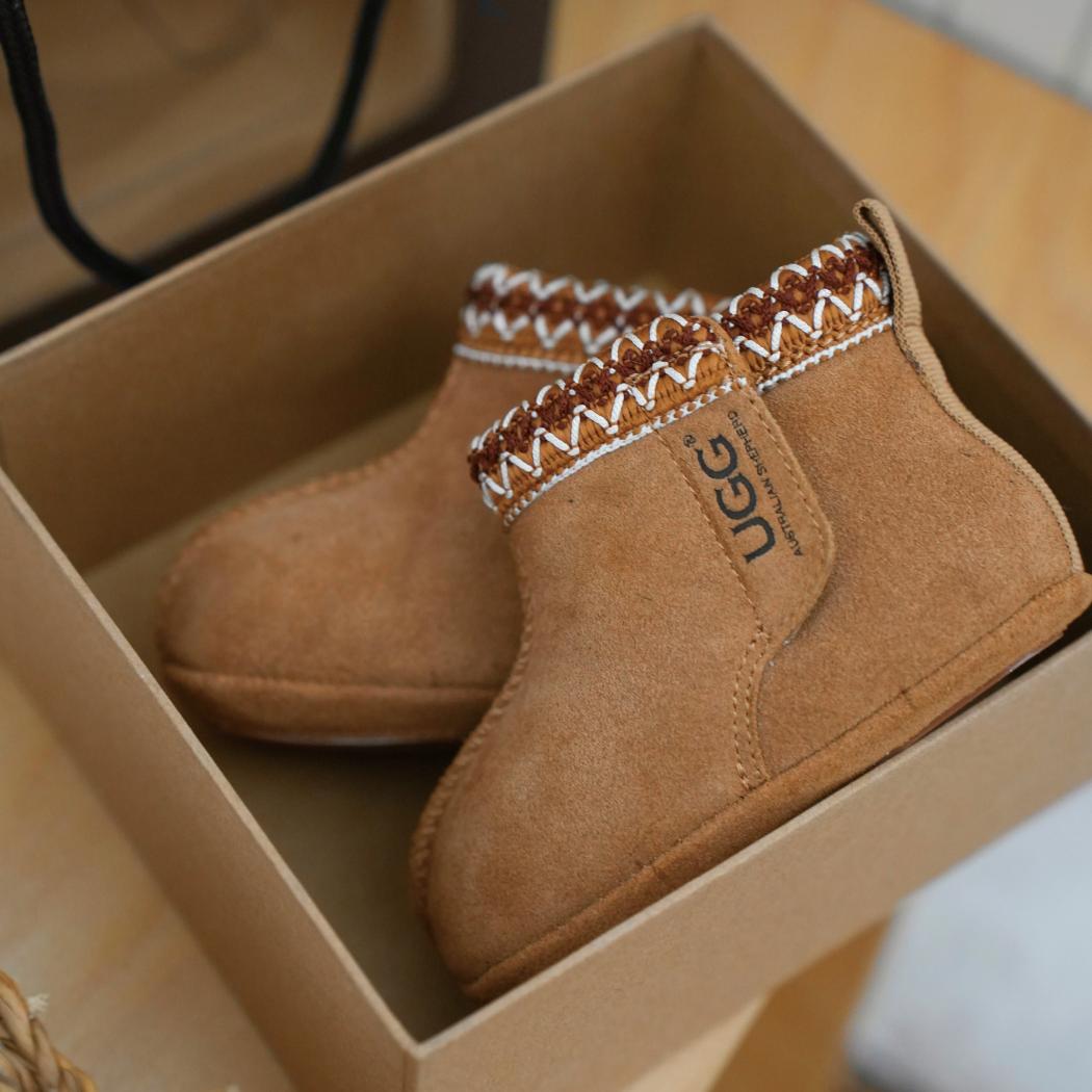 AUSTRALIAN SHEPHERD® Kids UGG Boots Barney Gift Set AS 3087K