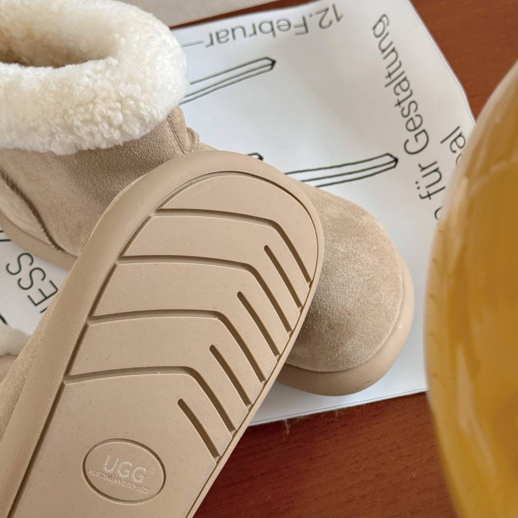 AUSTRALIAN SHEPHERD® Mignow Sheepskin Wool UGG Boots AS 3103