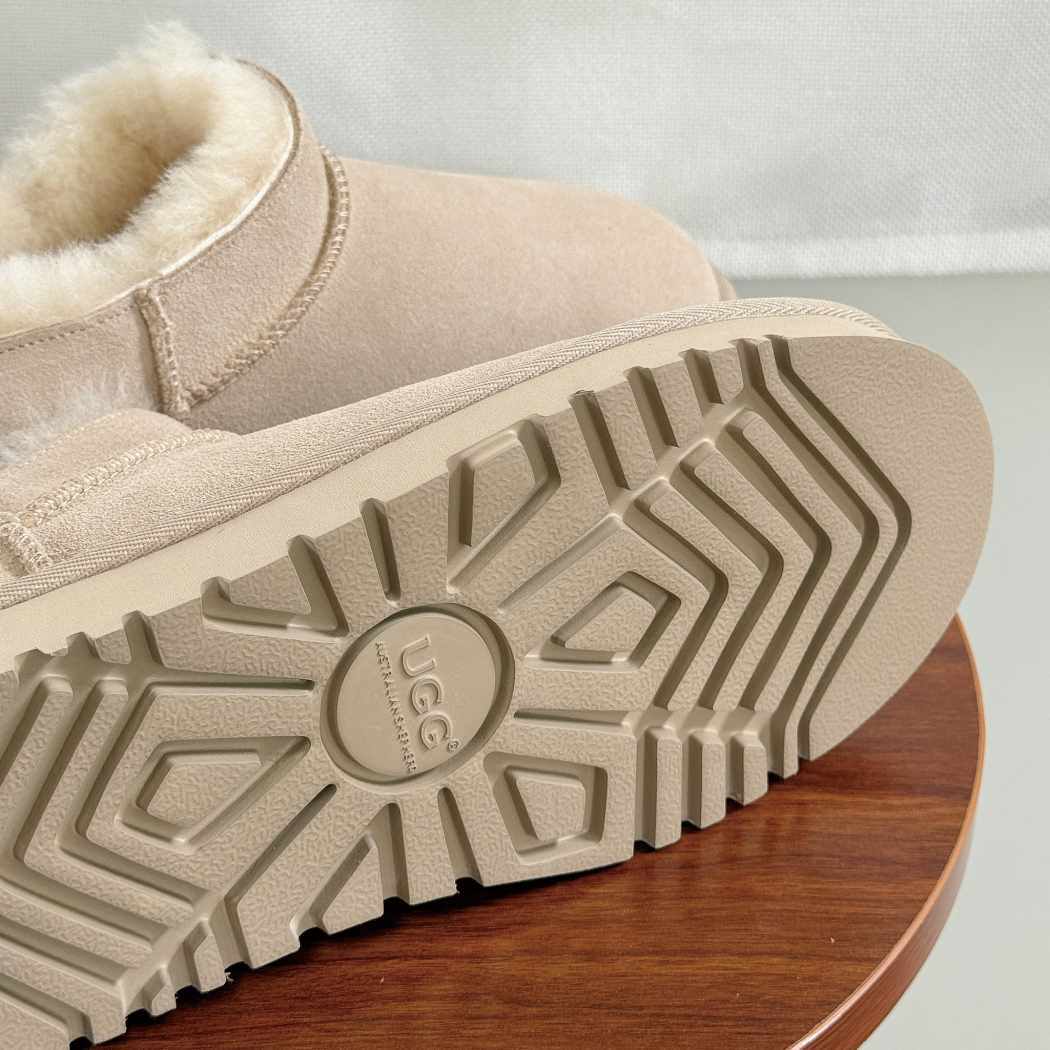 AUSTRALIAN SHEPHERD® UGG Lune Sheepskin Wool Low Cut Ankle Boots AS 3108