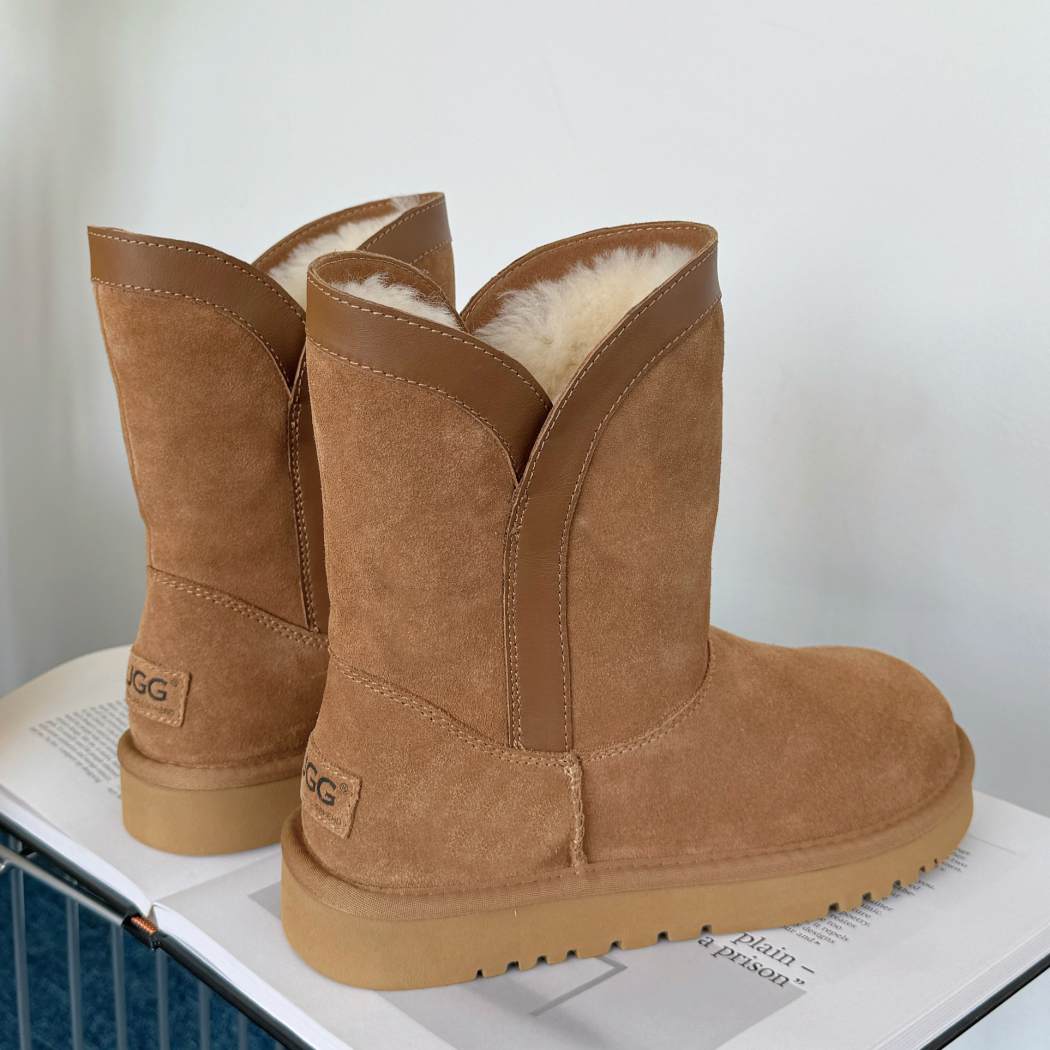 AUSTRALIAN SHEPHERD® Wintra Short Sheepskin UGG Boots AS 3133