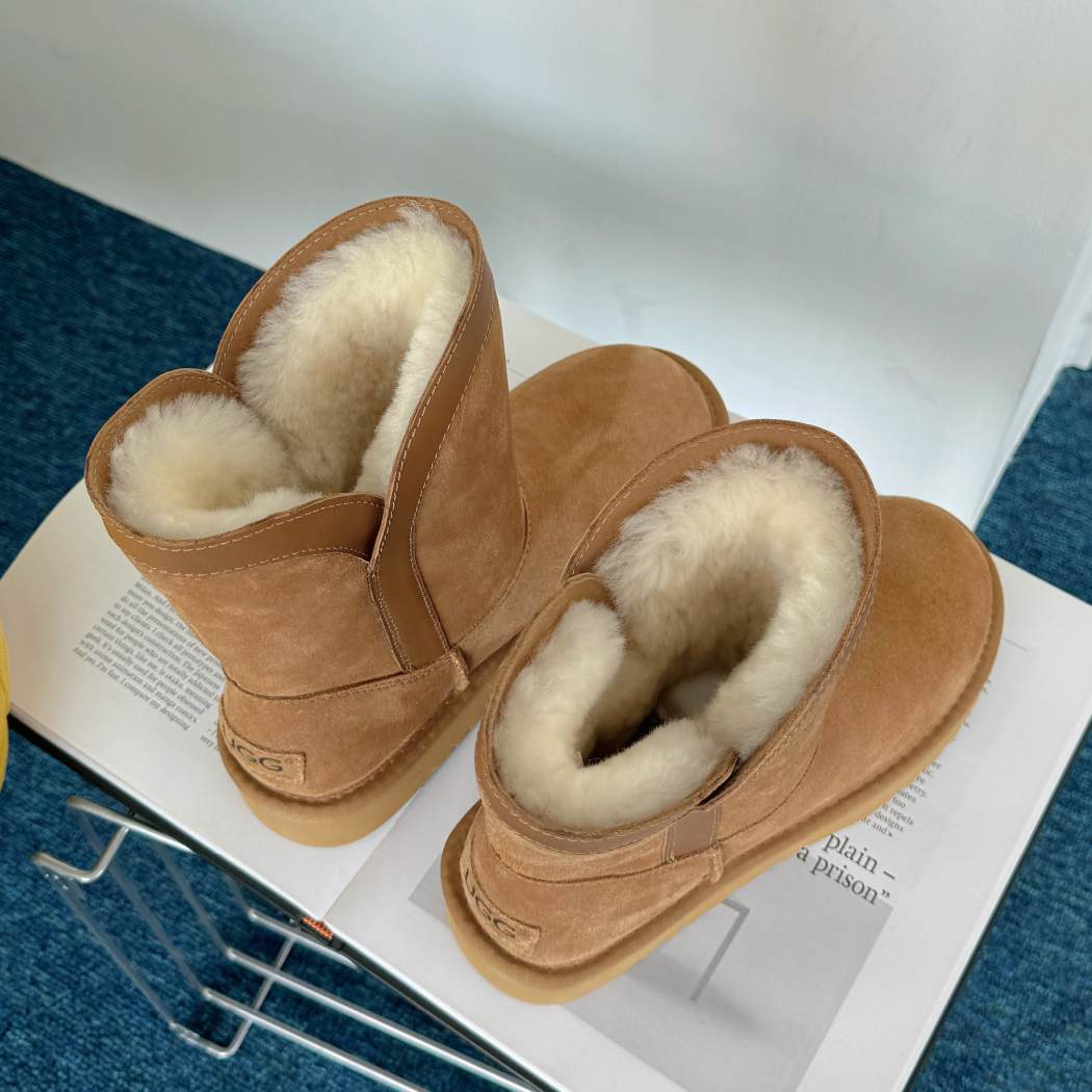 AUSTRALIAN SHEPHERD® Wintra Short Sheepskin UGG Boots AS 3133