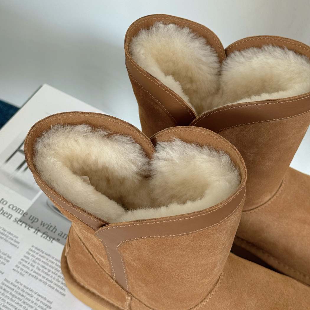 AUSTRALIAN SHEPHERD® Wintra Short Sheepskin UGG Boots AS 3133
