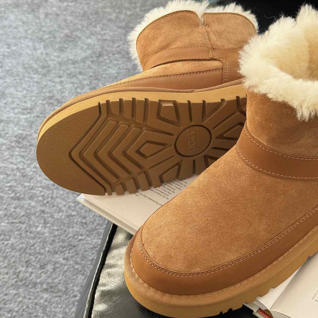 AUSTRALIAN SHEPHERD® UGG Boots Sheepskin Wool Buckle Ankle Mini Halvik AS 3135