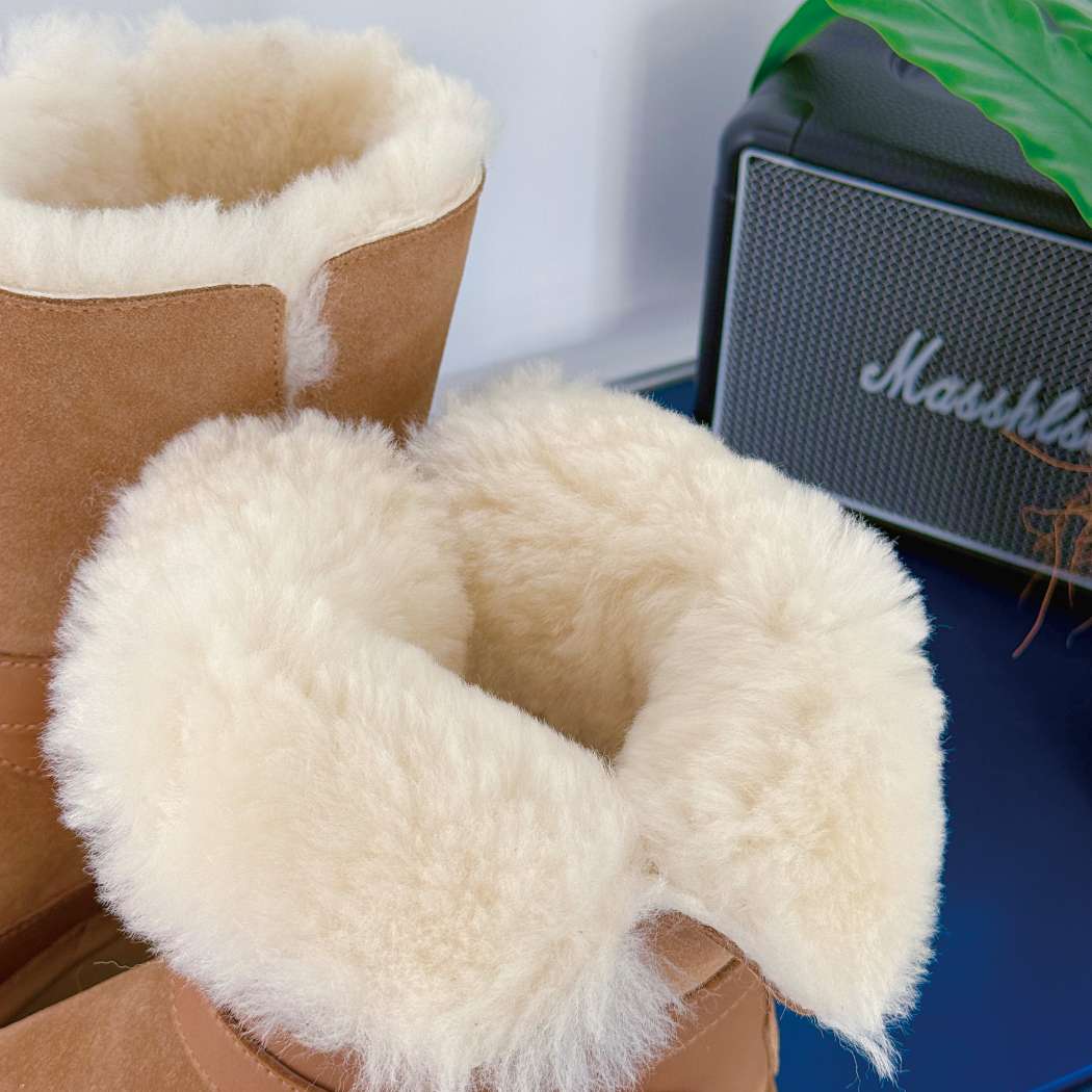 AUSTRALIAN SHEPHERD® Halvik Buckle Short Sheepskin UGG Boots AS 3136