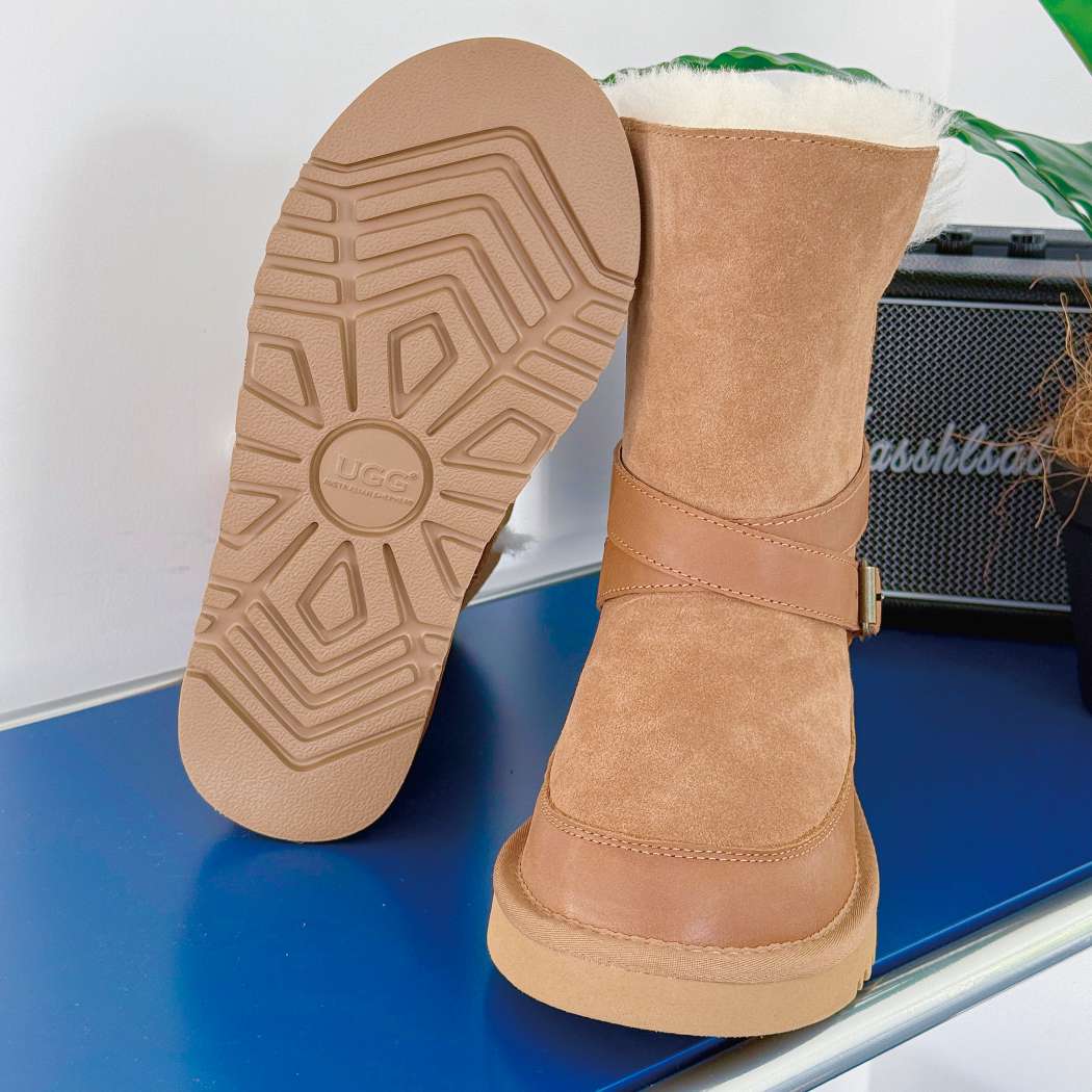 AUSTRALIAN SHEPHERD® Halvik Buckle Short Sheepskin UGG Boots AS 3136