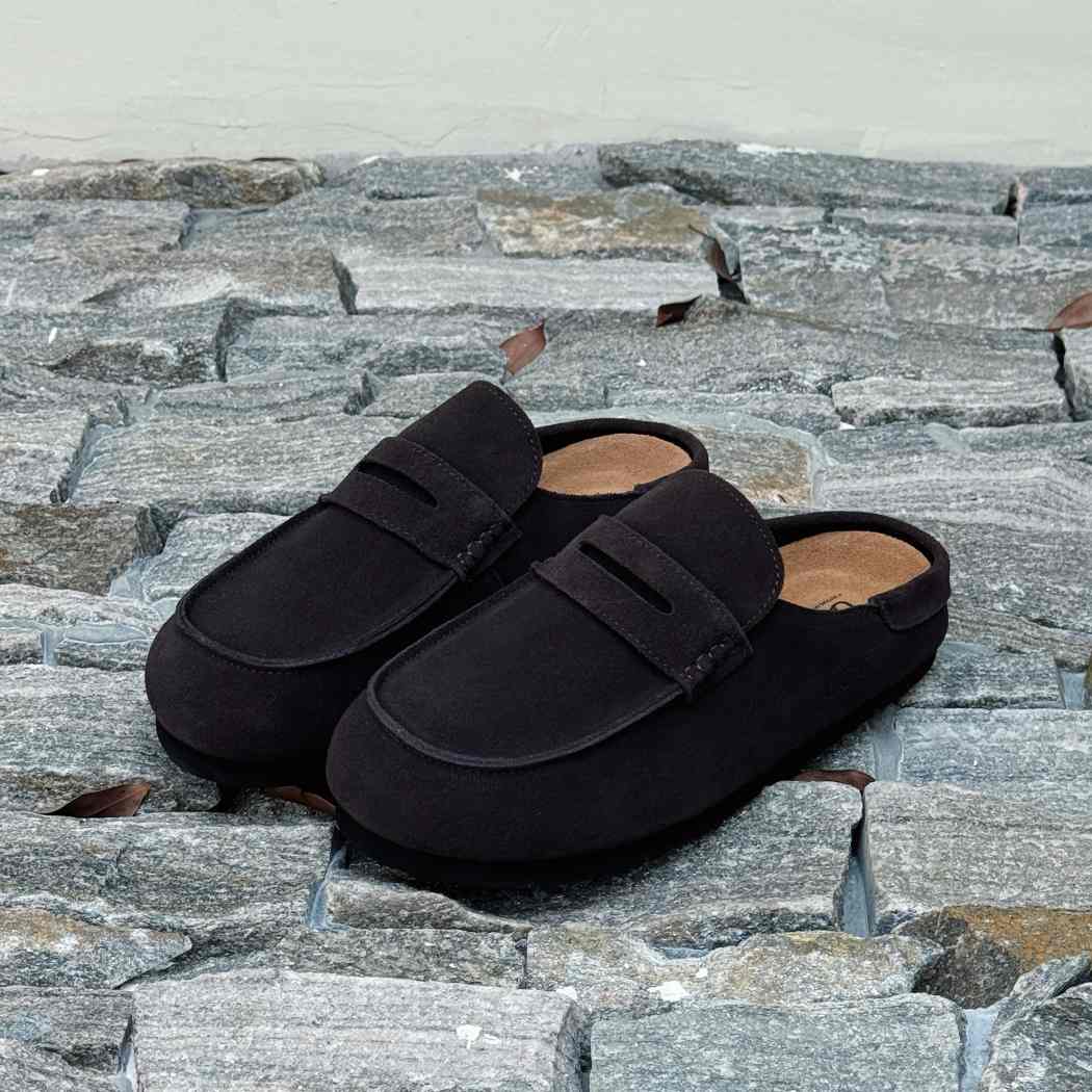 AUSTRALIAN SHEPHERD® Unisex Suede Slip-On Mules Casten AS 5023