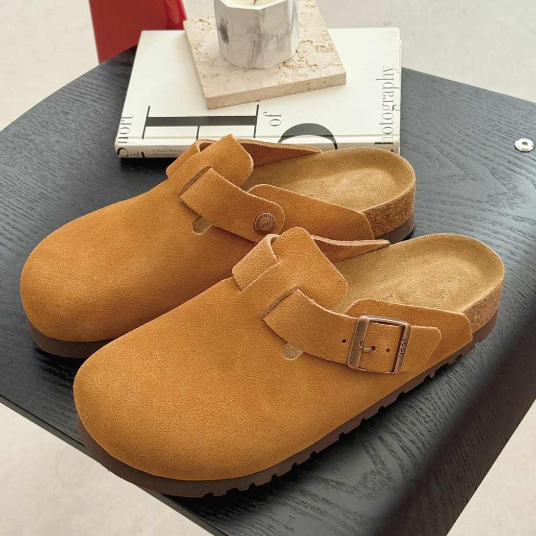 AUSTRALIAN SHEPHERD UGG Sandals Suede Slides Berrin AS 7043
