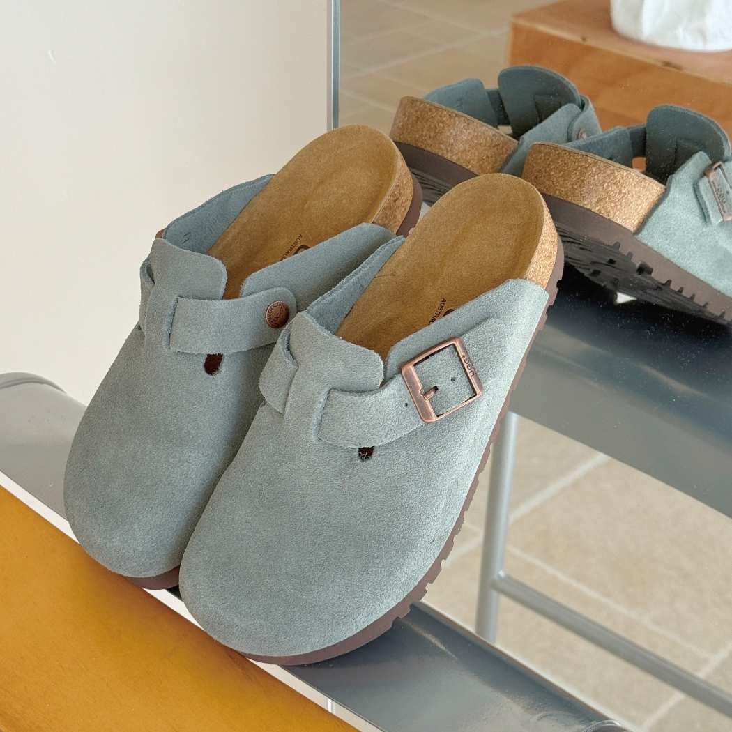AUSTRALIAN SHEPHERD UGG Sandals Suede Slides Berrin AS 7043