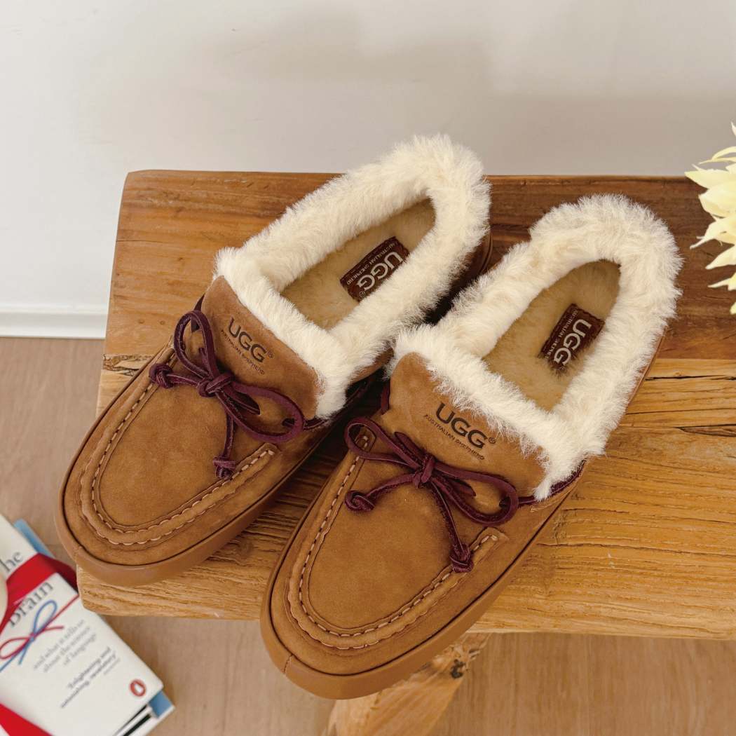 AUSTRALIAN SHEPHERD® Women Leather Sheepskin Wool Moccasin Slippers AS 7050