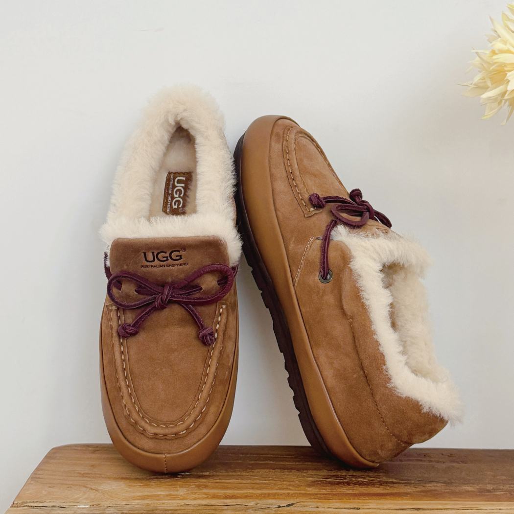 AUSTRALIAN SHEPHERD® Women Leather Sheepskin Wool Moccasin Slippers AS 7050