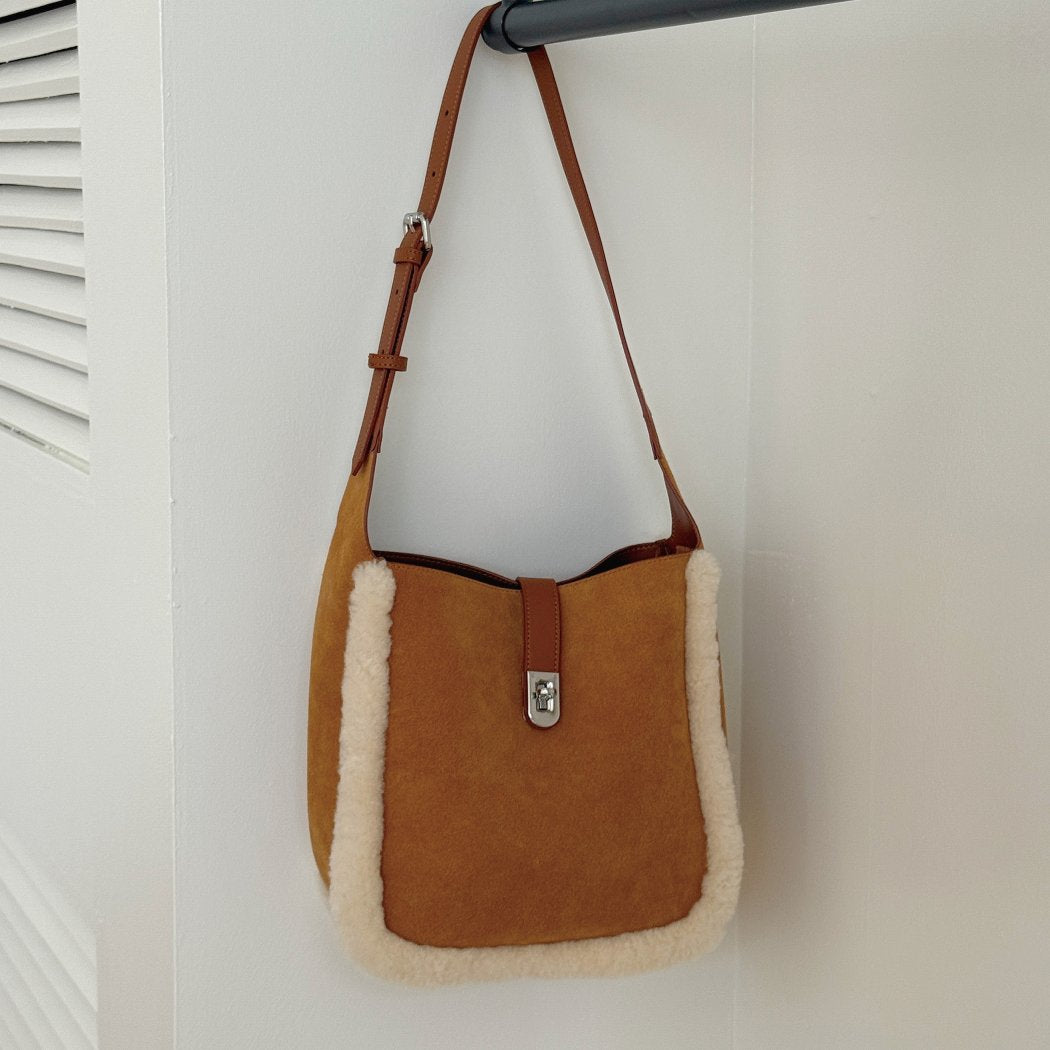 AUSTRALIAN SHEPHERD® Women Fluffy Wool Over Shoulder Bag Dona ASA 038