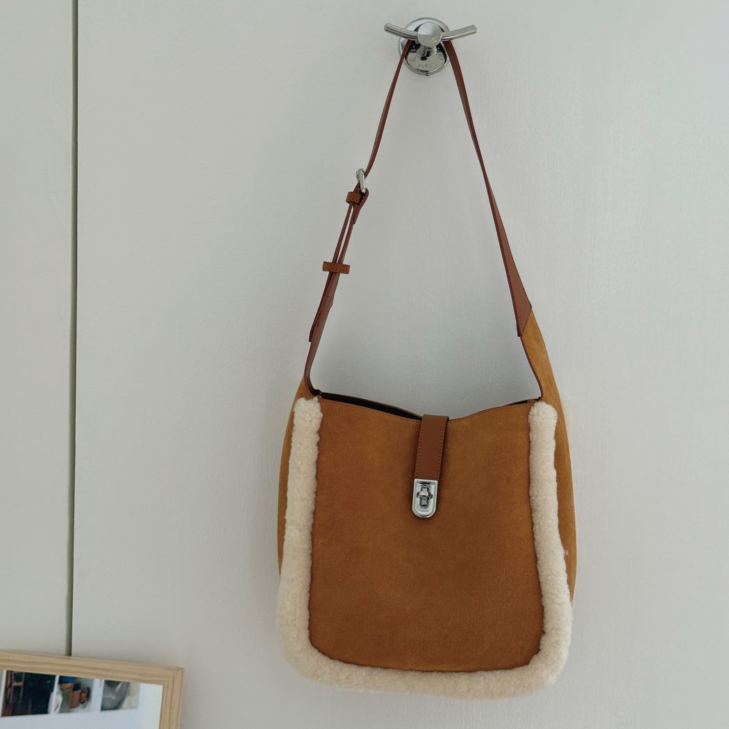 AUSTRALIAN SHEPHERD® Women Fluffy Wool Over Shoulder Bag Dona ASA 038
