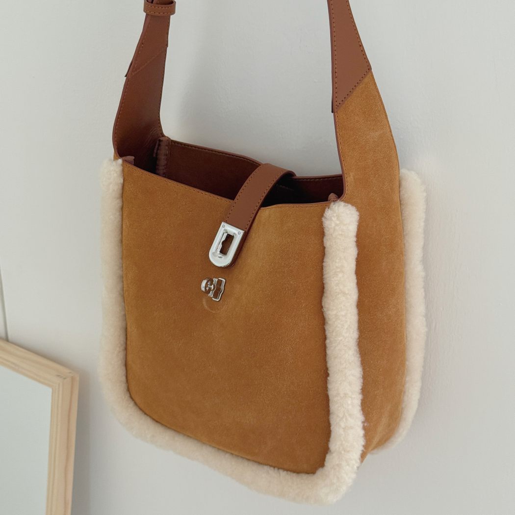 AUSTRALIAN SHEPHERD® Women Fluffy Wool Over Shoulder Bag Dona ASA 038