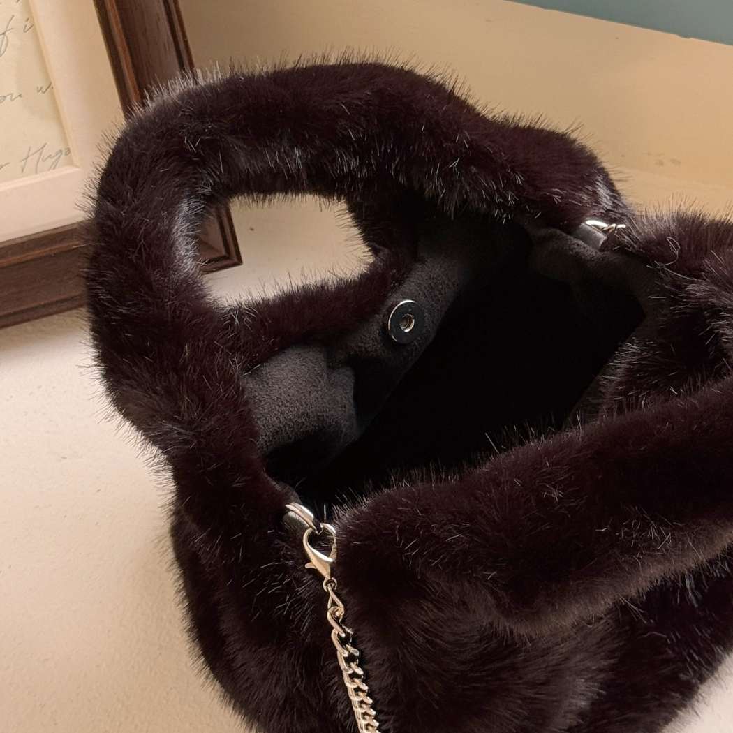 AUSTRALIAN SHEPHERD® Women’s Fluffy Chain Shoulder Handbag ASA 044