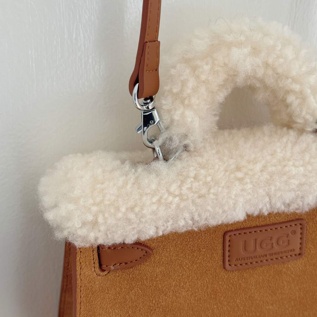 AUSTRALIAN SHEPHERD® Women’s Fluffy Wool Over-Shoulder Bag Frostie ASA 055