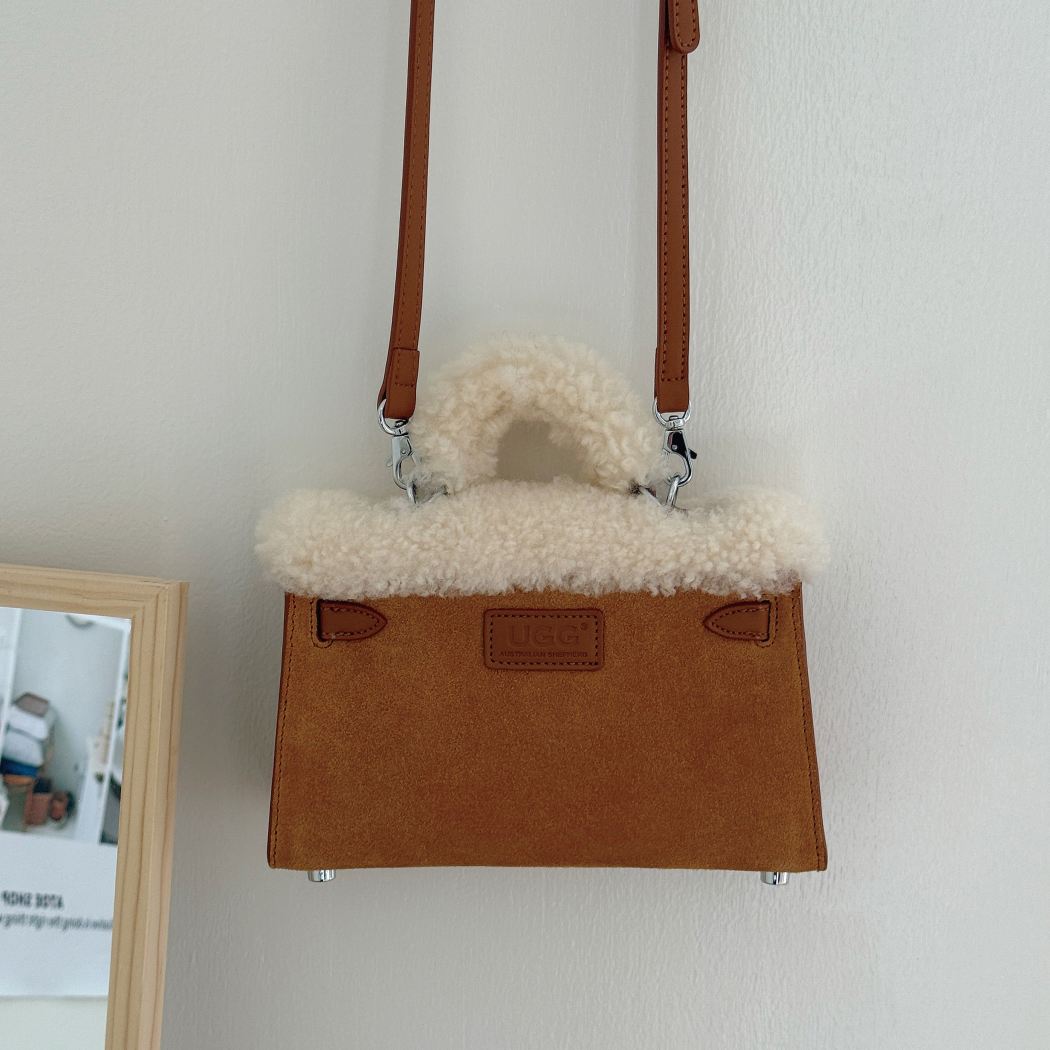 AUSTRALIAN SHEPHERD® Women’s Fluffy Wool Over-Shoulder Bag Frostie ASA 055