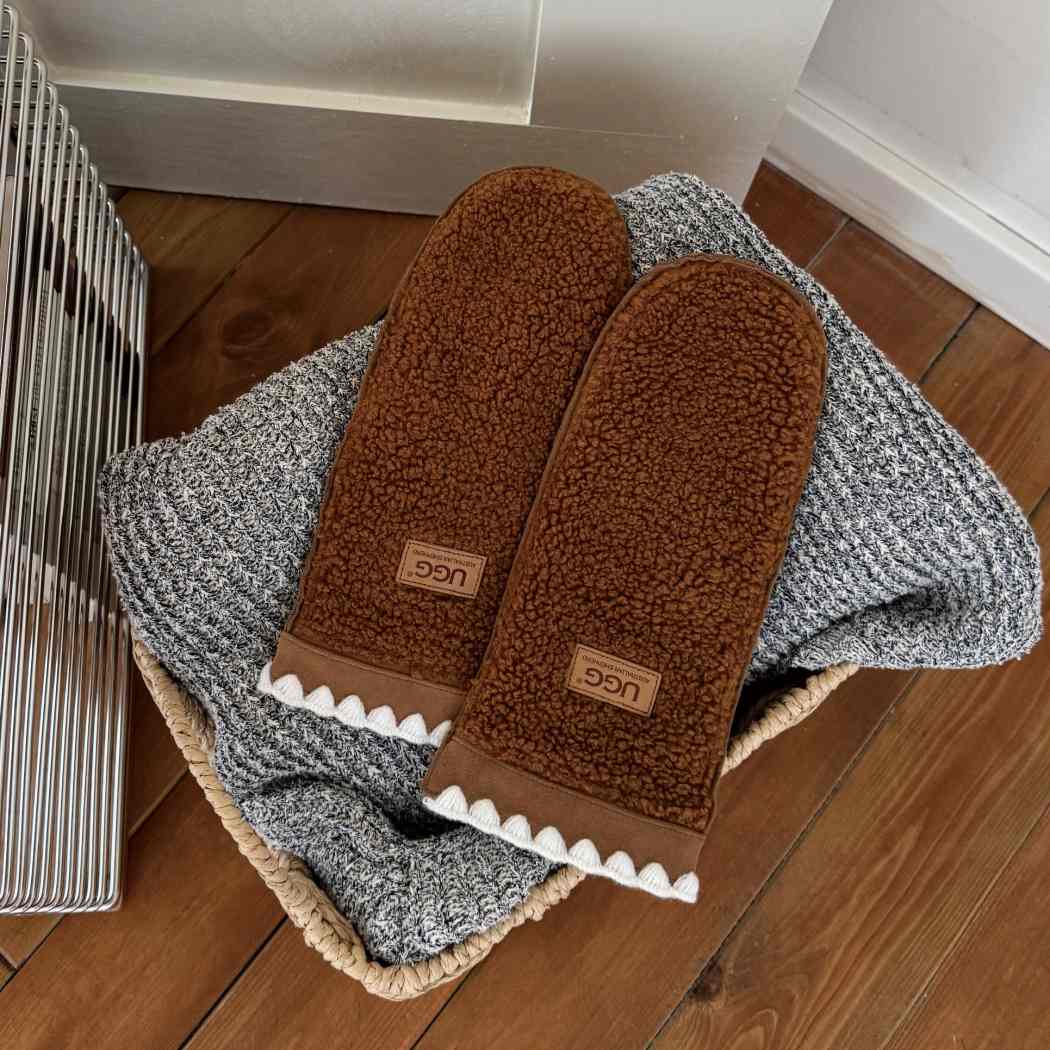 AUSTRALIAN SHEPHERD® Thyra Wool Mittens ASA 063