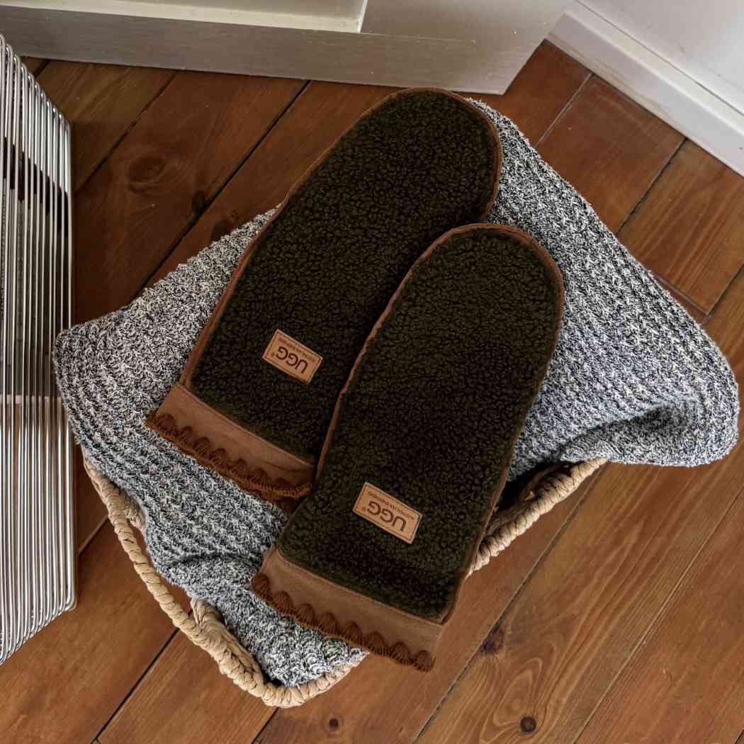 AUSTRALIAN SHEPHERD® Thyra Wool Mittens ASA 063